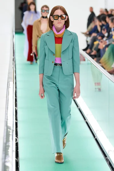 Look 49
